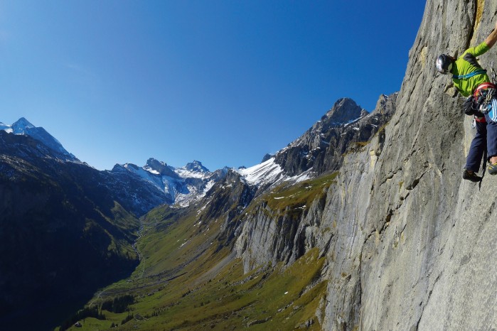 Ueschenen – Graue Wand